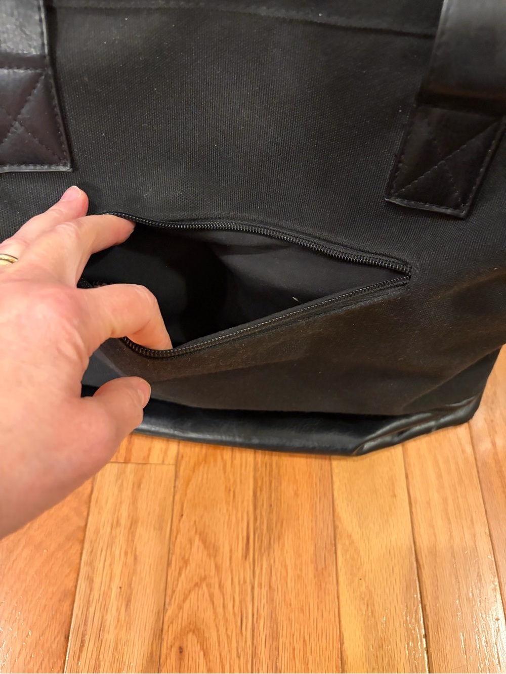 BÉIS The Weekender Bag Black Structured Bottom Compartment Laptop Sleeve - Picture 3 of 15